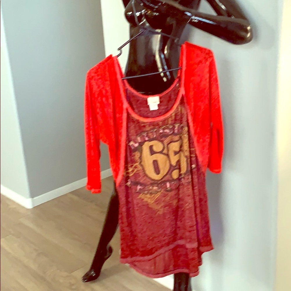 Red music festival top